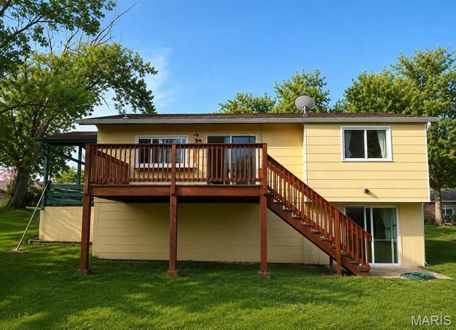 745 Woodrun Drive, Ballwin, MO 63021