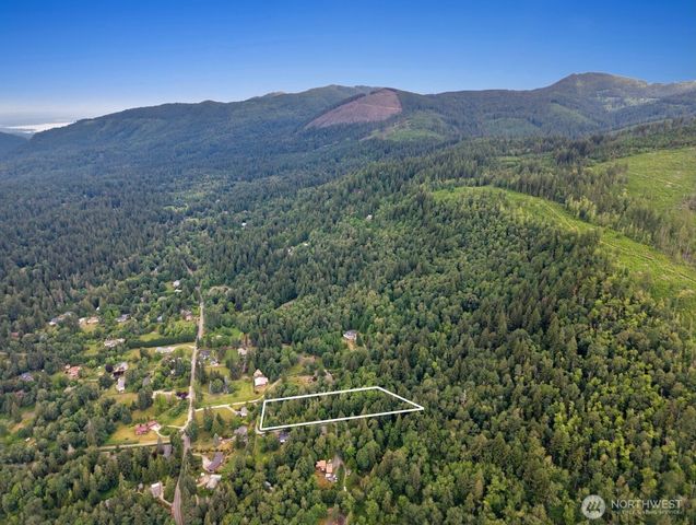 273 xx SE 164th Street, Issaquah, WA 98027