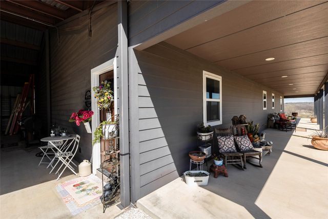 2216 N Greenbrier Road, Nocona, TX 76255