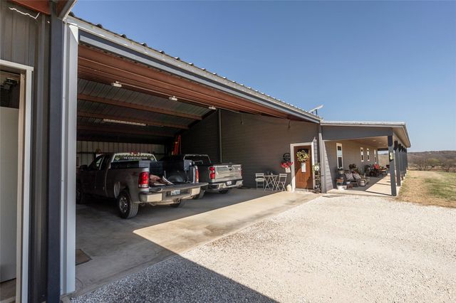 2216 N Greenbrier Road, Nocona, TX 76255