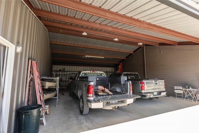 2216 N Greenbrier Road, Nocona, TX 76255