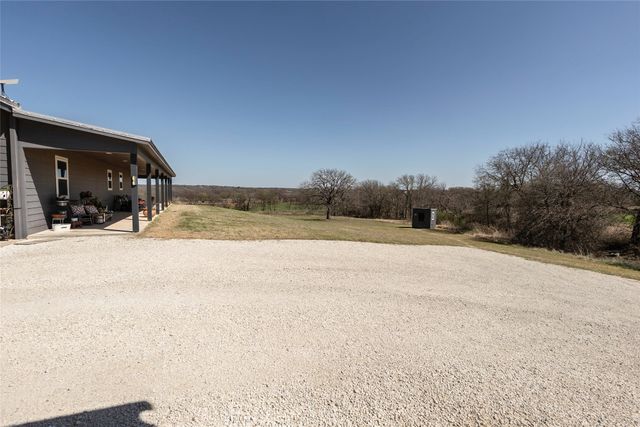 2216 N Greenbrier Road, Nocona, TX 76255