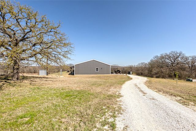 2216 N Greenbrier Road, Nocona, TX 76255