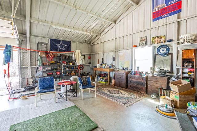 2216 N Greenbrier Road, Nocona, TX 76255