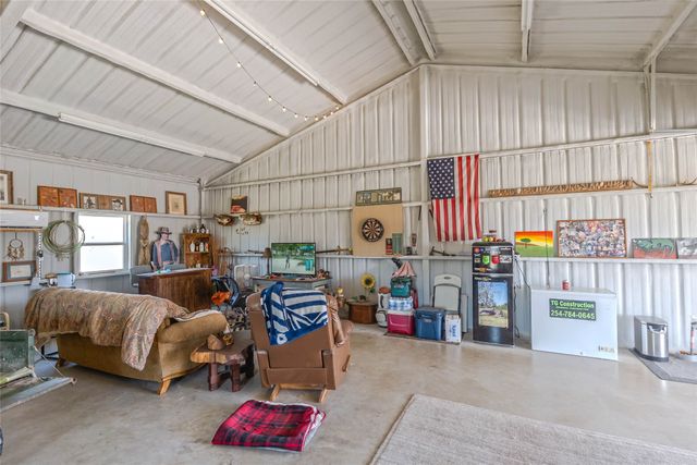 2216 N Greenbrier Road, Nocona, TX 76255