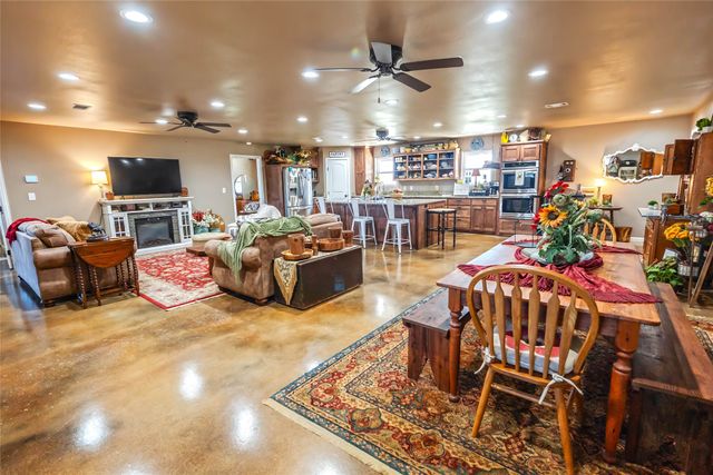 2216 N Greenbrier Road, Nocona, TX 76255