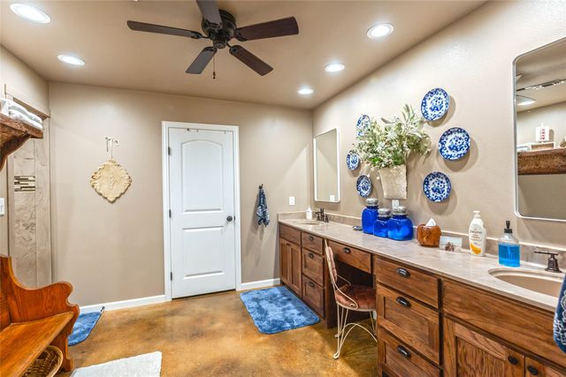 2216 N Greenbrier Road, Nocona, TX 76255