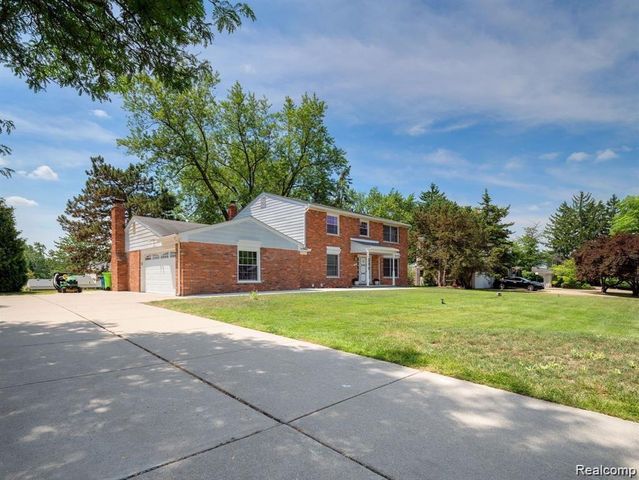 4819 THORNTREE Drive, West Bloomfield Charter Township, MI 48322