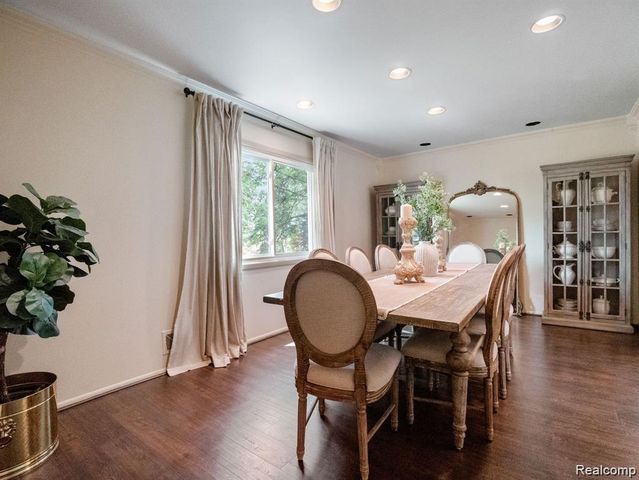 4819 THORNTREE Drive, West Bloomfield Charter Township, MI 48322