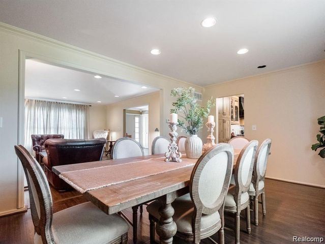 4819 THORNTREE Drive, West Bloomfield Charter Township, MI 48322