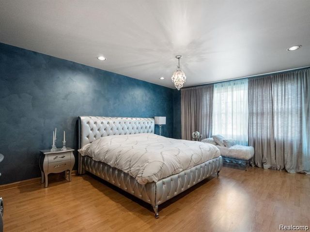 4819 THORNTREE Drive, West Bloomfield Charter Township, MI 48322