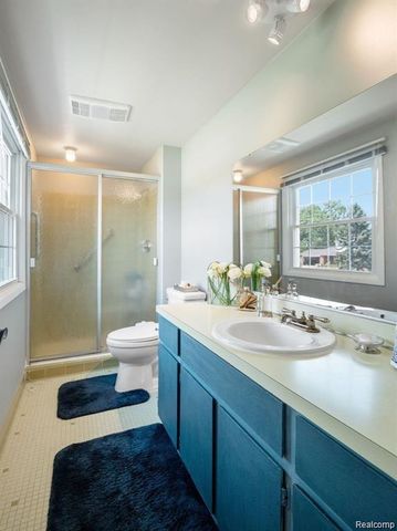 4819 THORNTREE Drive, West Bloomfield Charter Township, MI 48322