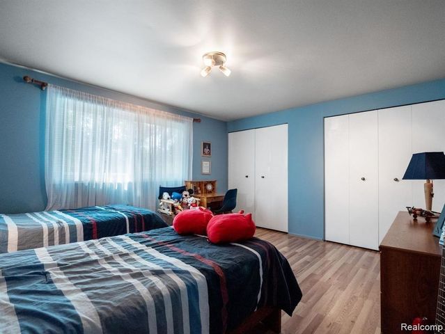 4819 THORNTREE Drive, West Bloomfield Charter Township, MI 48322