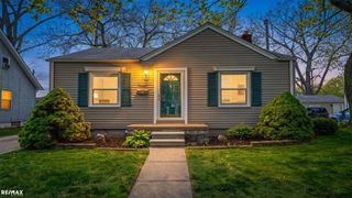 2723 Wolcott Street, Ferndale, MI 49220