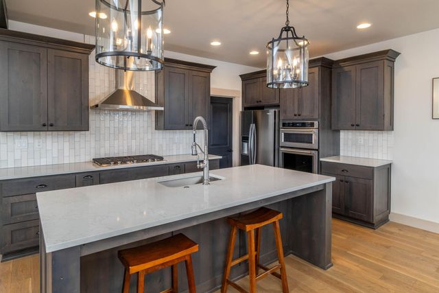 17391 SW Chaparral Drive, Powell Butte, OR 97753