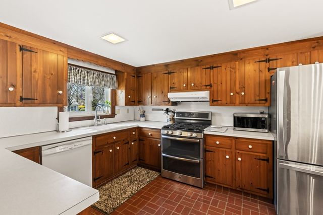 56 Fairwood Rd, Yarmouth, MA 02664
