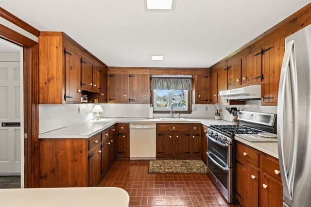 56 Fairwood Rd, Yarmouth, MA 02664