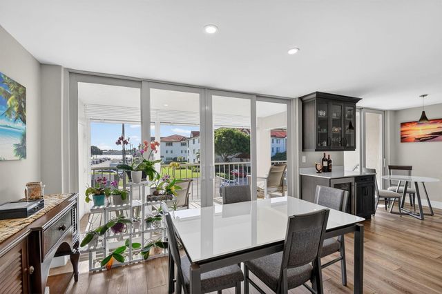 104 Half Moon Circle D2, Hypoluxo, FL 33462