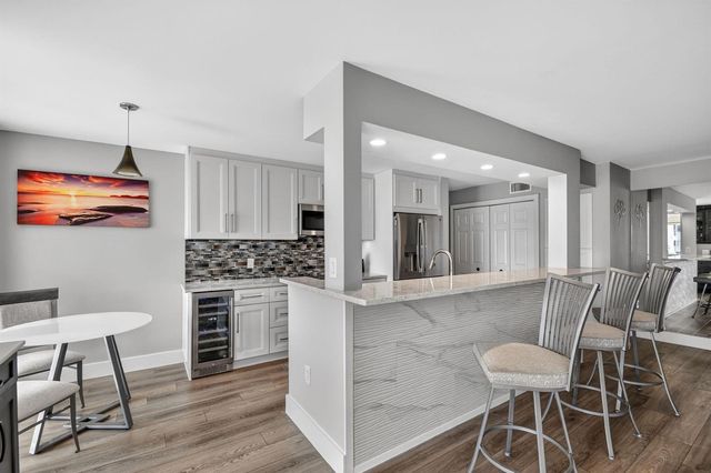 104 Half Moon Circle D2, Hypoluxo, FL 33462