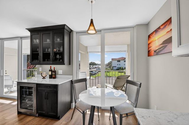 104 Half Moon Circle D2, Hypoluxo, FL 33462