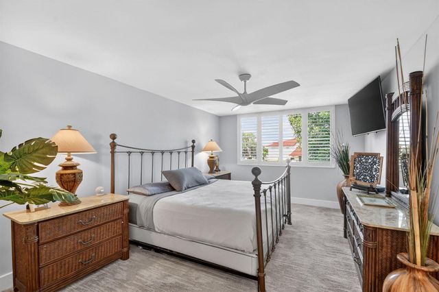 104 Half Moon Circle D2, Hypoluxo, FL 33462