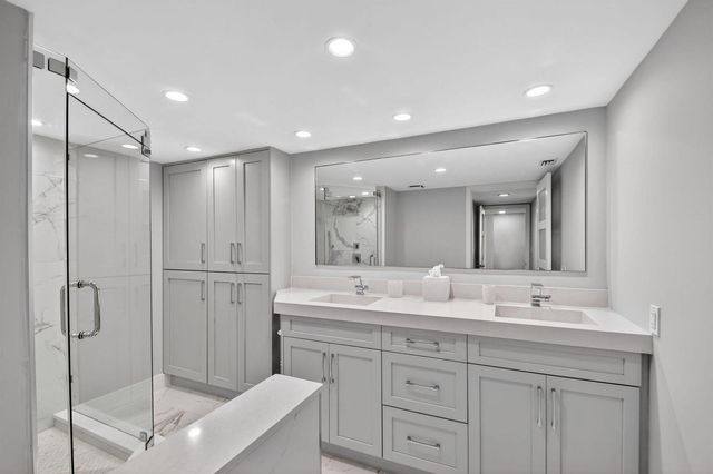 104 Half Moon Circle D2, Hypoluxo, FL 33462