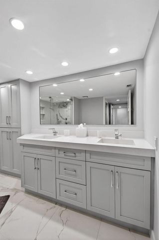 104 Half Moon Circle D2, Hypoluxo, FL 33462