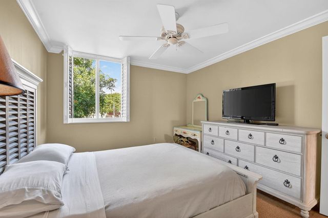 104 Half Moon Circle D2, Hypoluxo, FL 33462
