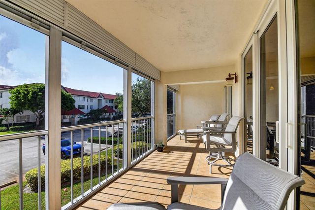 104 Half Moon Circle D2, Hypoluxo, FL 33462