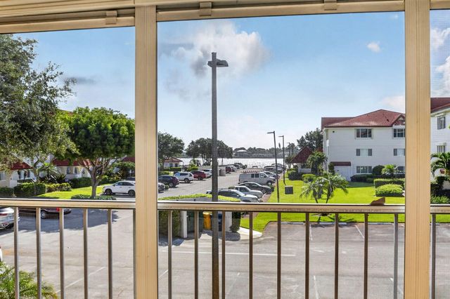 104 Half Moon Circle D2, Hypoluxo, FL 33462