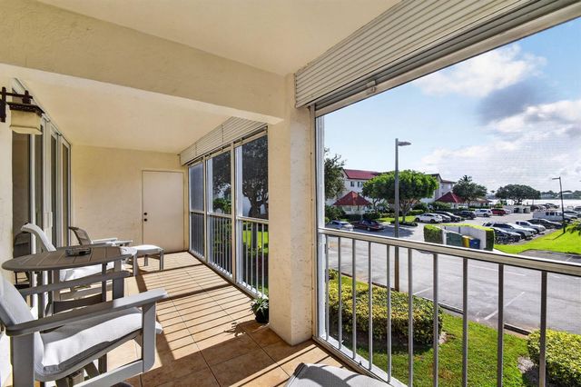 104 Half Moon Circle D2, Hypoluxo, FL 33462
