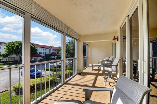 104 Half Moon Circle D2, Hypoluxo, FL 33462