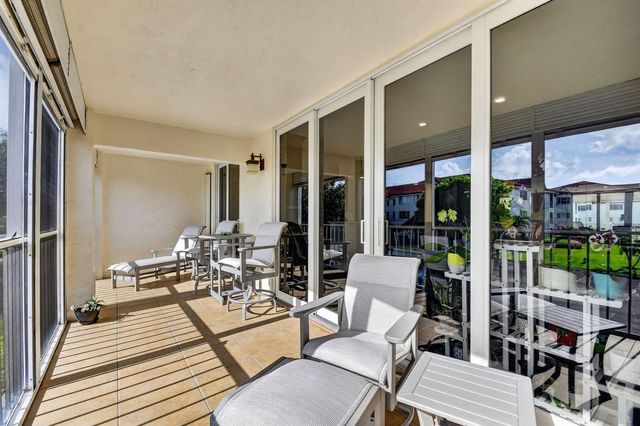 104 Half Moon Circle D2, Hypoluxo, FL 33462
