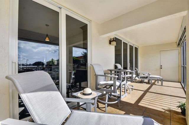 104 Half Moon Circle D2, Hypoluxo, FL 33462