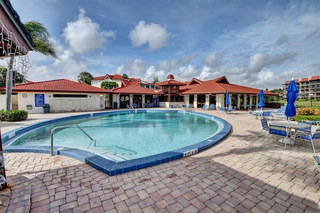 104 Half Moon Circle D2, Hypoluxo, FL 33462