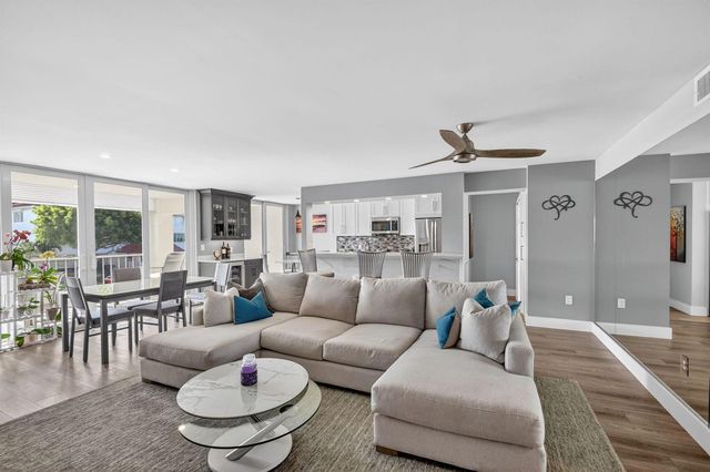 104 Half Moon Circle D2, Hypoluxo, FL 33462