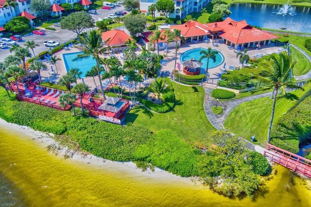 104 Half Moon Circle D2, Hypoluxo, FL 33462