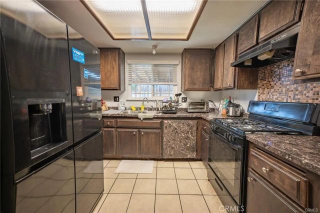 8936 Summerwood, Fontana, CA 92335