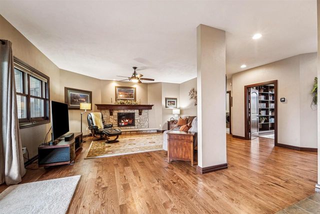 W9071 BLACK OTTER COURT, Hortonville, WI 54944