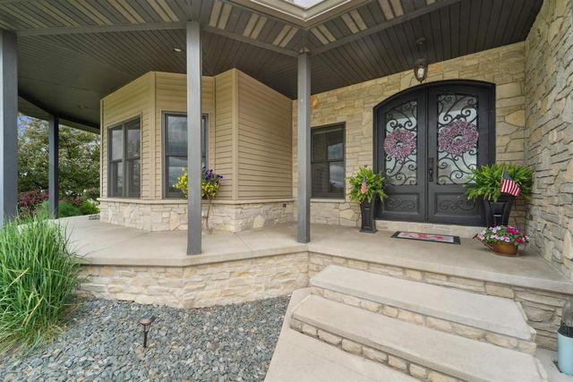 W9071 BLACK OTTER COURT, Hortonville, WI 54944