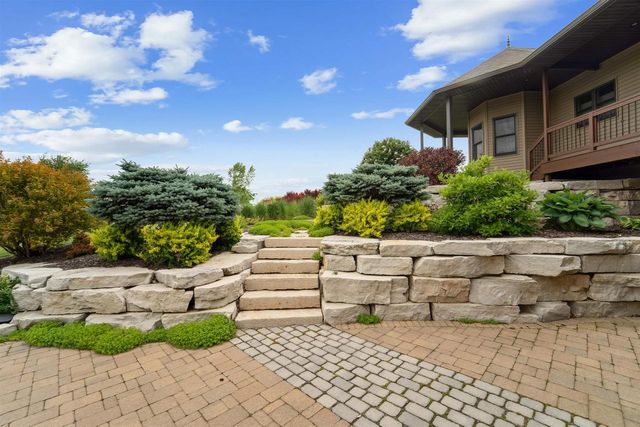 W9071 BLACK OTTER COURT, Hortonville, WI 54944
