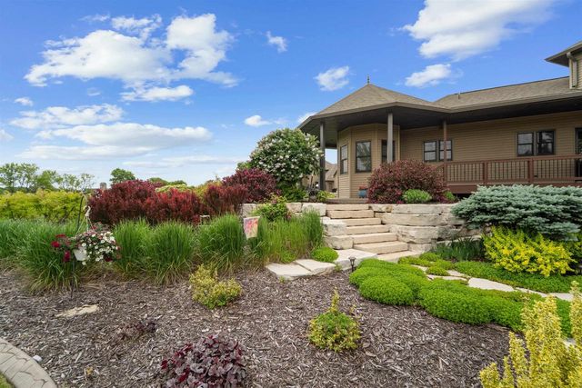 W9071 BLACK OTTER COURT, Hortonville, WI 54944