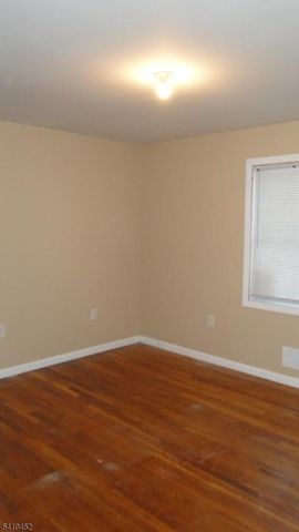 205 Park St, Franklin Twp., NJ 08873