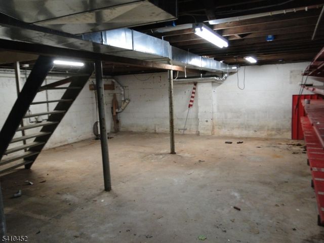 205 Park St, Franklin Twp., NJ 08873