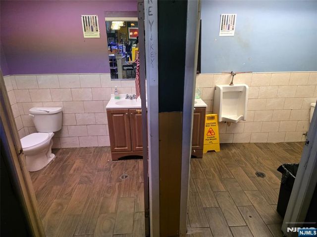 61 Us Highway 46, Lodi, NJ 07644