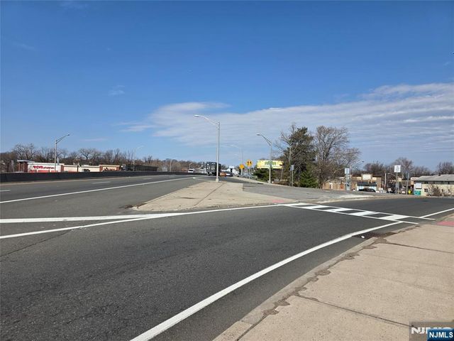 61 Us Highway 46, Lodi, NJ 07644