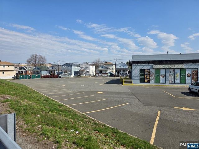 61 Us Highway 46, Lodi, NJ 07644