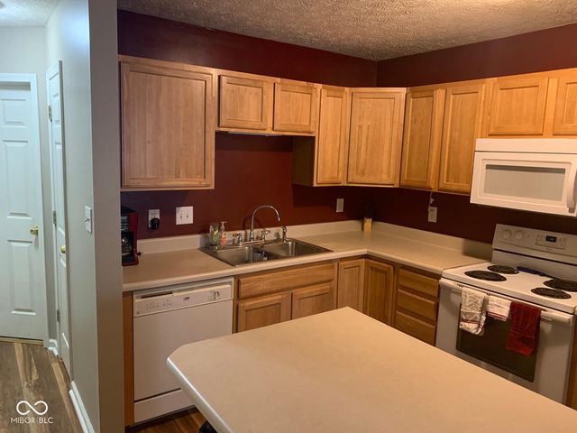 4813 Kelvington Drive, Indianapolis, IN 46254