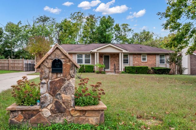 7453 Harrow Dr, Nashville, TN 37221