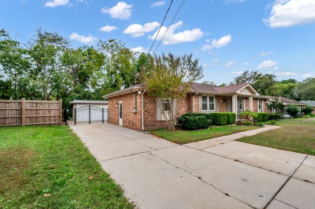 7453 Harrow Dr, Nashville, TN 37221